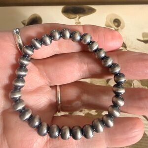 .925 Sterling Silver Pearls 7mm
7”